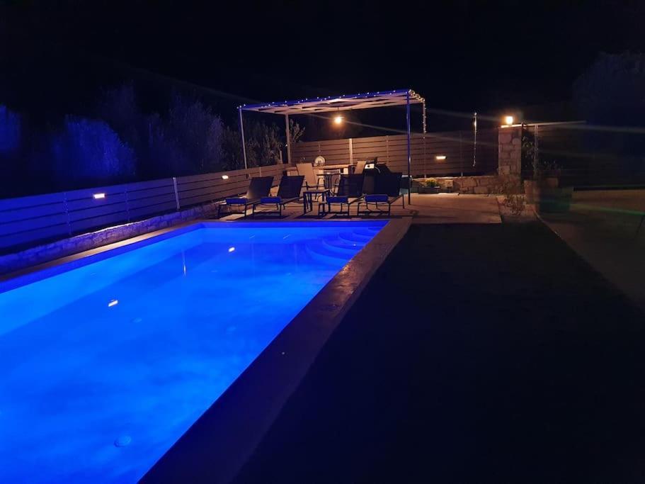 Villa Sheila With Private Pool Roumeli Екстер'єр фото