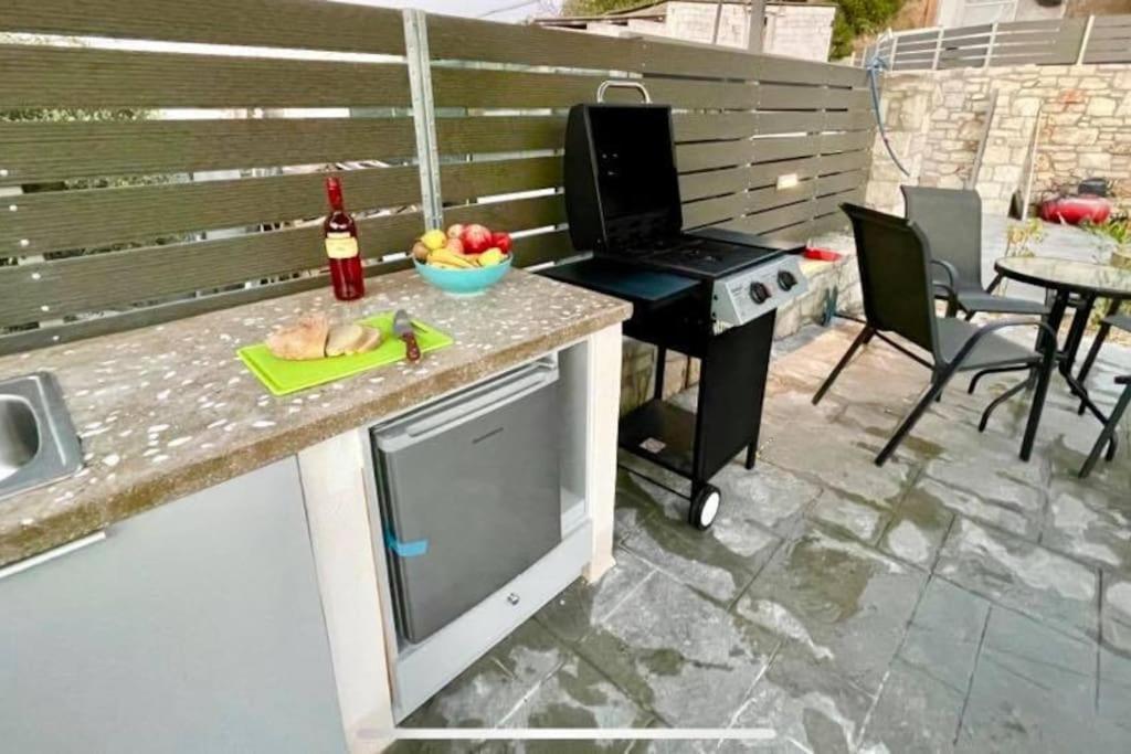 Villa Sheila With Private Pool Roumeli Екстер'єр фото