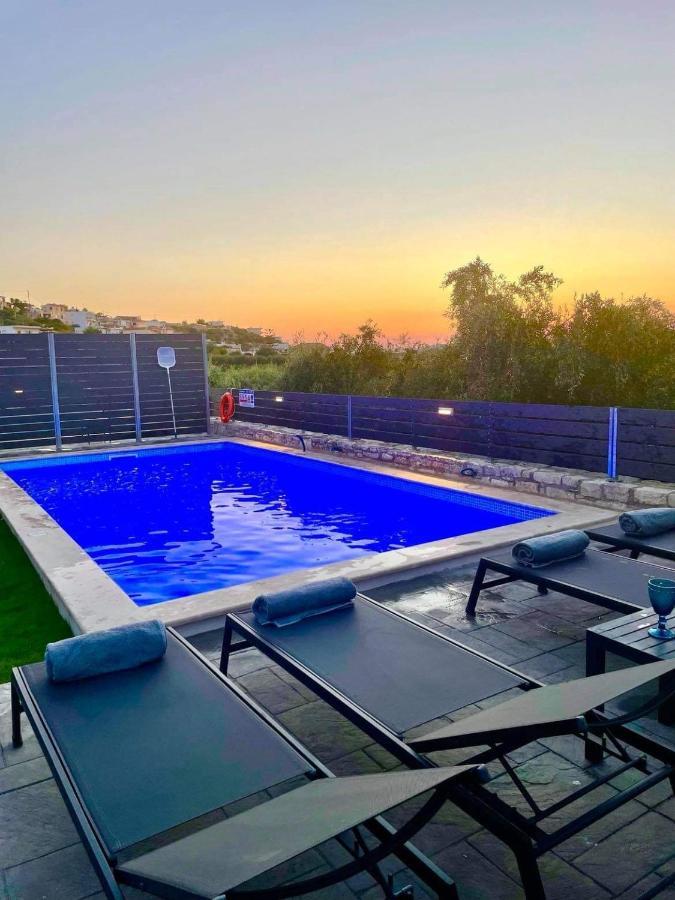 Villa Sheila With Private Pool Roumeli Екстер'єр фото
