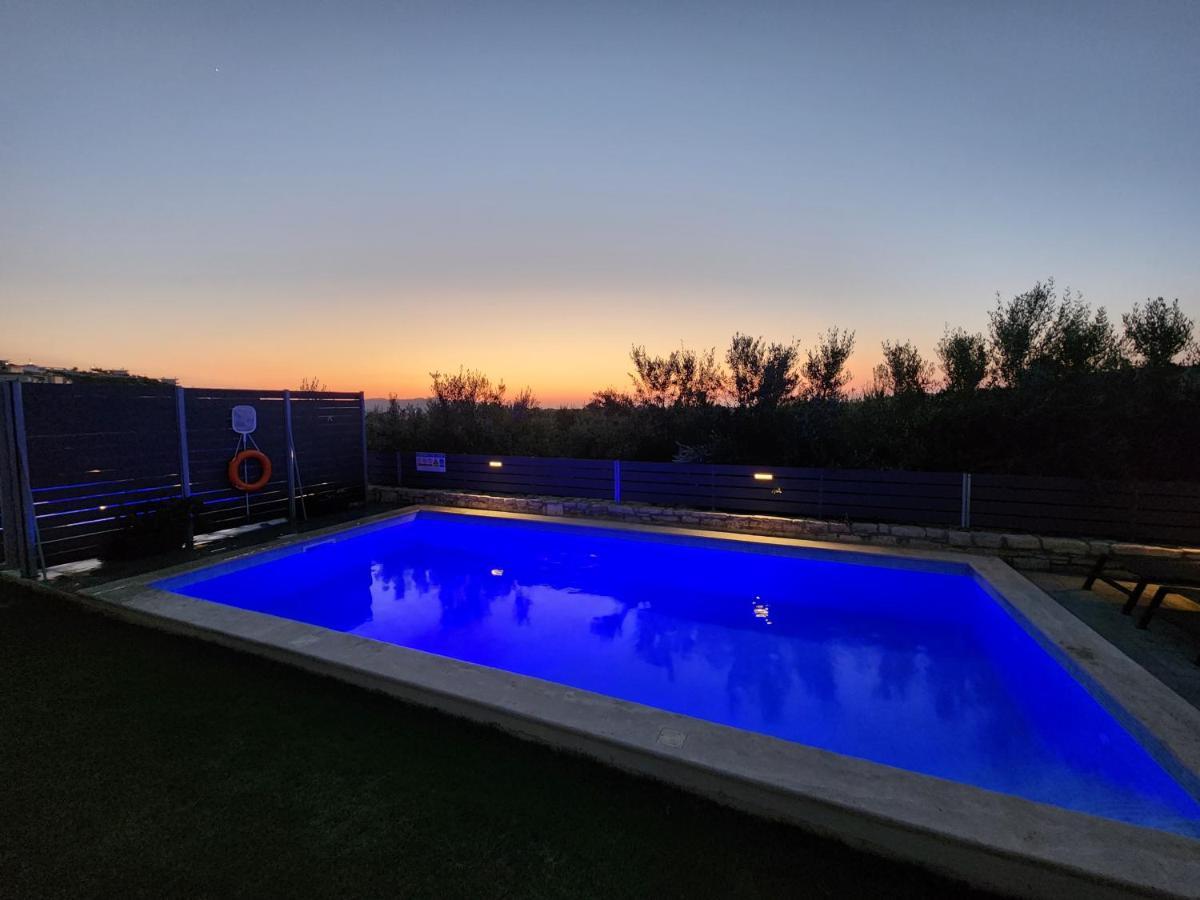 Villa Sheila With Private Pool Roumeli Екстер'єр фото