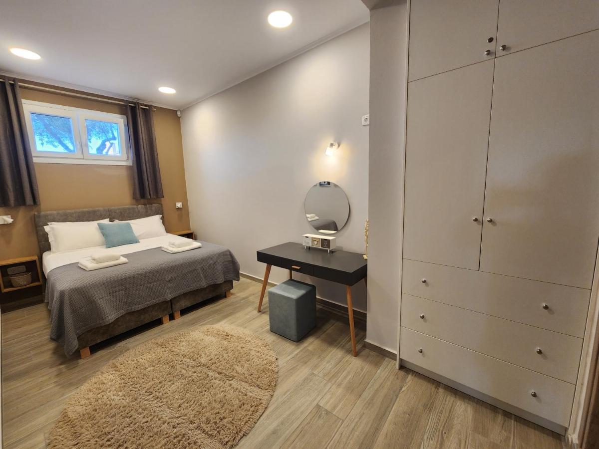 Villa Sheila With Private Pool Roumeli Екстер'єр фото